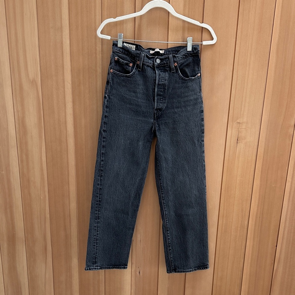 Levi’s Ribcage Straight Ankle Jeans 27